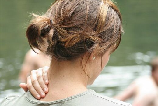 Dor no pescozo con osteocondrose cervical